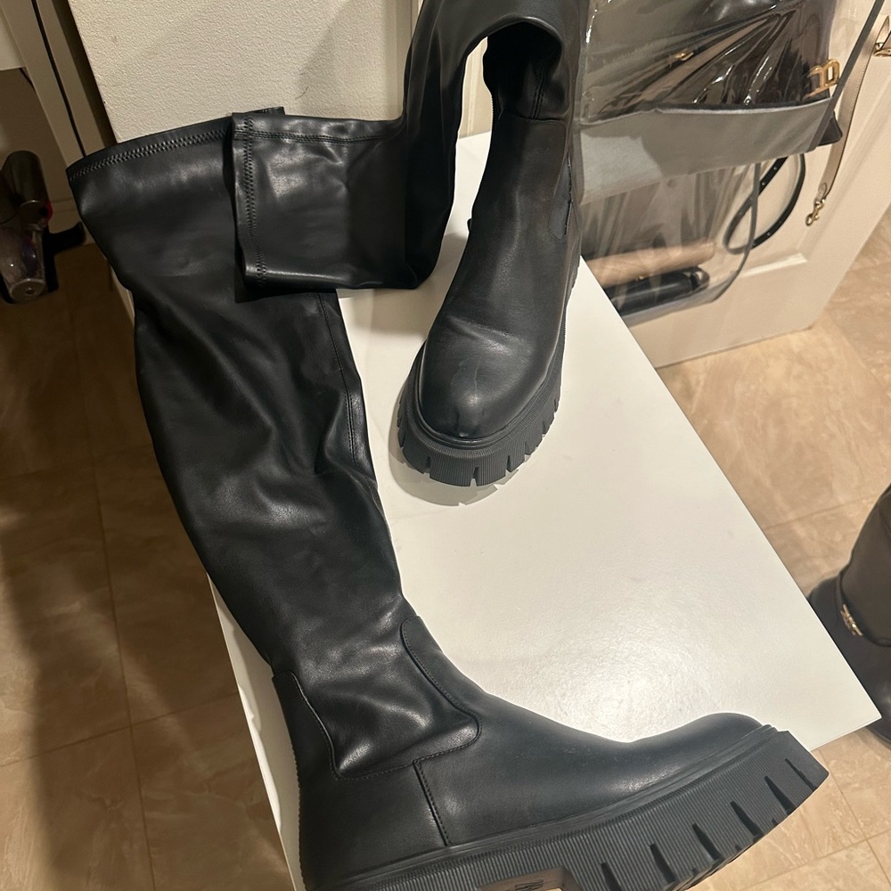 Zara Black Over-the-Knee Women's Chunky Boots